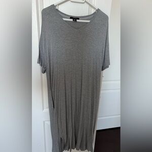 TAHARI women’s dress long comfortable easy dress. Super soft. Casual wear.